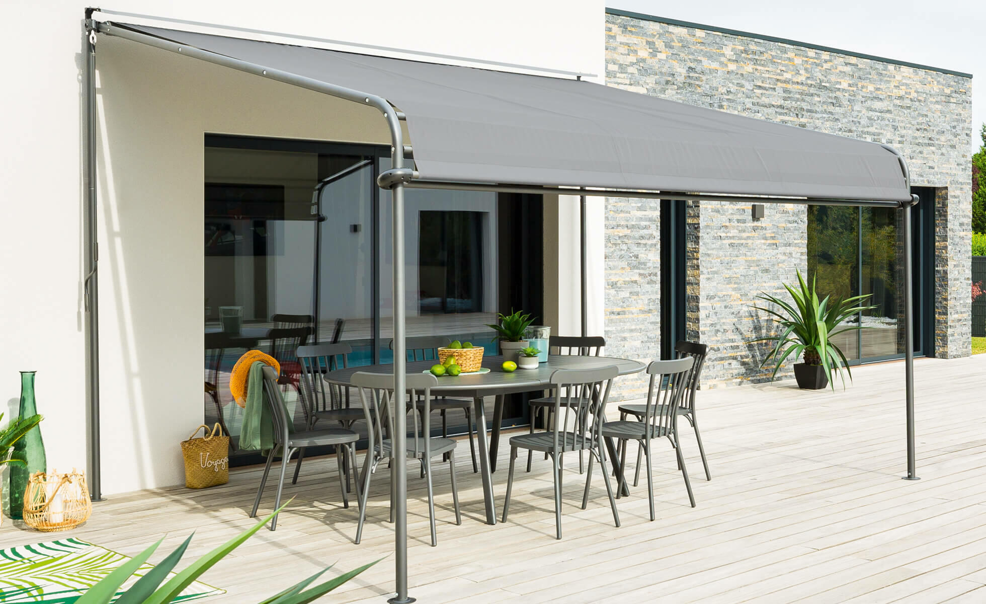 Nuestra ideas para crear un espacio con sombra en tu terraza - Eminza