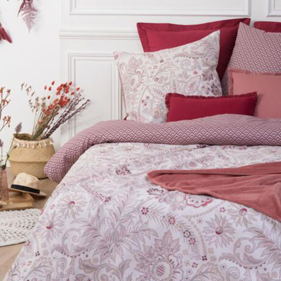 Funda nórdica roja con motivos florales